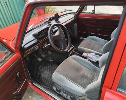 Красный ВАЗ 2101, объемом двигателя 1 л и пробегом 44 тыс. км за 2000 $, фото 3 на Automoto.ua