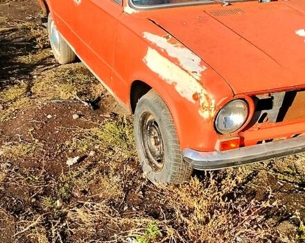 Красный ВАЗ 2101, объемом двигателя 1.3 л и пробегом 200 тыс. км за 750 $, фото 1 на Automoto.ua
