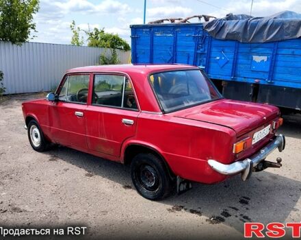 Красный ВАЗ 2101, объемом двигателя 1.6 л и пробегом 300 тыс. км за 300 $, фото 4 на Automoto.ua