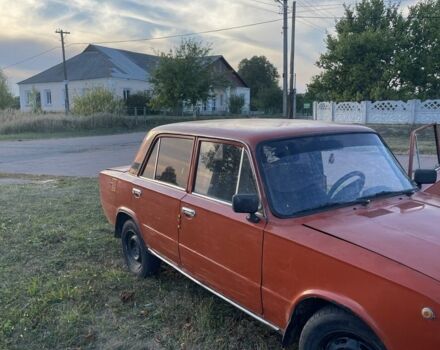 Красный ВАЗ 2101, объемом двигателя 1.3 л и пробегом 3 тыс. км за 338 $, фото 3 на Automoto.ua