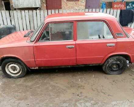 Красный ВАЗ 2101, объемом двигателя 0.2 л и пробегом 100 тыс. км за 235 $, фото 2 на Automoto.ua
