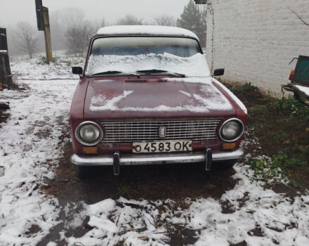 Красный ВАЗ 2101, объемом двигателя 1.5 л и пробегом 300 тыс. км за 284 $, фото 2 на Automoto.ua