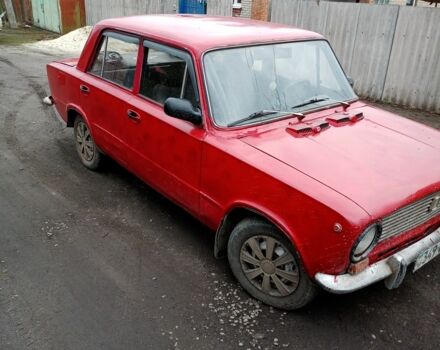 Красный ВАЗ 2101, объемом двигателя 1 л и пробегом 150 тыс. км за 359 $, фото 2 на Automoto.ua