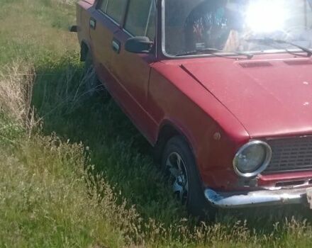 Красный ВАЗ 2101, объемом двигателя 1 л и пробегом 80 тыс. км за 404 $, фото 3 на Automoto.ua