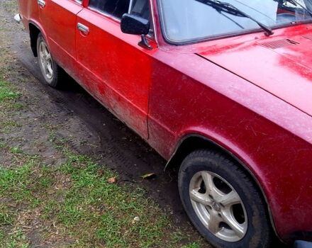 ВАЗ 2101 1984 в Чернигове на Automoto.ua Красный ВАЗ 2101, объемом двигателя 1.5 л и пробегом 82 тыс. км за 710 $, фото 4 на Automoto.ua