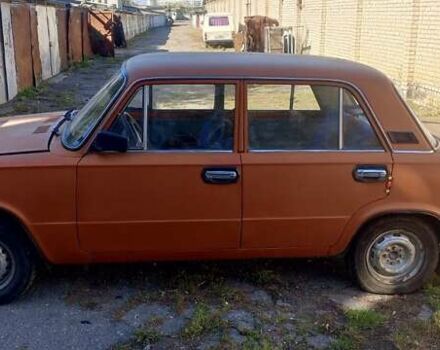 Красный ВАЗ 2101, объемом двигателя 1.2 л и пробегом 200 тыс. км за 950 $, фото 2 на Automoto.ua
