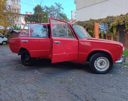 Красный ВАЗ 2101, объемом двигателя 1 л и пробегом 484 тыс. км за 713 $, фото 2 на Automoto.ua