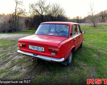 Красный ВАЗ 2101, объемом двигателя 13 л и пробегом 300 тыс. км за 499 $, фото 4 на Automoto.ua