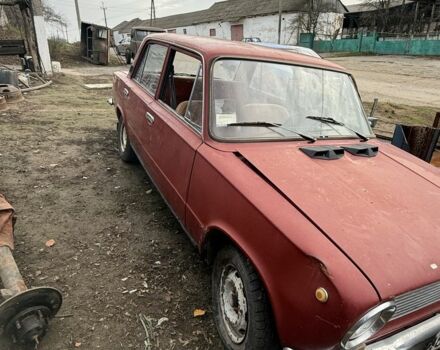 Красный ВАЗ 2101, объемом двигателя 1.3 л и пробегом 150 тыс. км за 500 $, фото 1 на Automoto.ua