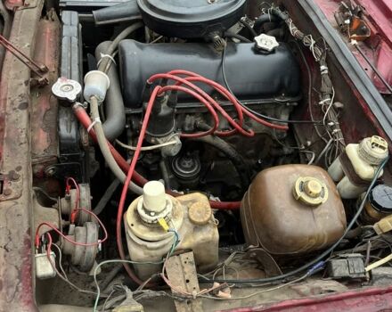 Красный ВАЗ 2101, объемом двигателя 1.5 л и пробегом 250 тыс. км за 296 $, фото 4 на Automoto.ua