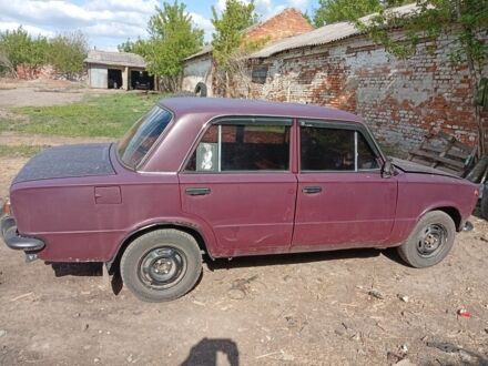 ВАЗ 2101 1971 в Славянске на Automoto.ua Красный ВАЗ 2101, объемом двигателя 1.2 л и пробегом 2 тыс. км за 485 $, фото 1 на Automoto.ua