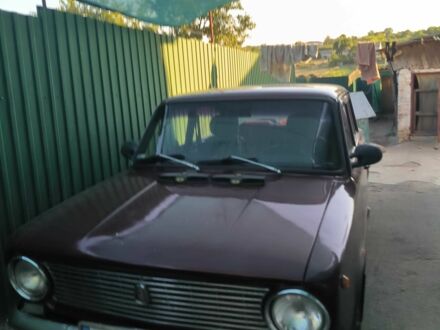 ВАЗ 2101 1972 у Бобринце на Automoto.ua Червоний ВАЗ 2101, об'ємом двигуна 1.7 л та пробігом 1 тис. км за 1200 $, фото 1 на Automoto.ua