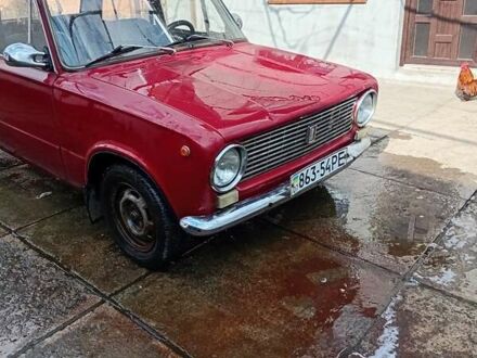 ВАЗ 2101 1972 у Закарпаття на Automoto.ua Червоний ВАЗ 2101, об'ємом двигуна 0 л та пробігом 558 тис. км за 450 $, фото 1 на Automoto.ua
