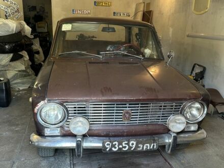 ВАЗ 2101 1973 у Дніпро (Дніпропетровську) на Automoto.ua Червоний ВАЗ 2101, об'ємом двигуна 1.3 л та пробігом 3 тис. км за 841 $, фото 1 на Automoto.ua