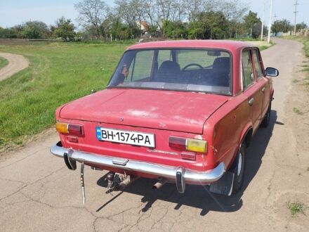 ВАЗ 2101 1974 в Одессе на Automoto.ua Красный ВАЗ 2101, объемом двигателя 1.2 л и пробегом 100 тыс. км за 400 $, фото 1 на Automoto.ua