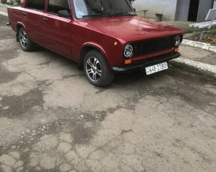 Красный ВАЗ 2101, объемом двигателя 1 л и пробегом 50 тыс. км за 900 $, фото 1 на Automoto.ua