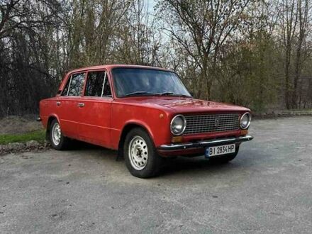 ВАЗ 2101 1976 в Светловдске на Automoto.ua Красный ВАЗ 2101, объемом двигателя 1.3 л и пробегом 100 тыс. км за 1100 $, фото 1 на Automoto.ua