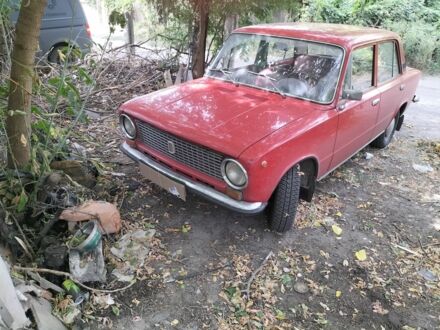 ВАЗ 2101 1977 в Славянске на Automoto.ua Красный ВАЗ 2101, объемом двигателя 0 л и пробегом 47 тыс. км за 2222 $, фото 1 на Automoto.ua