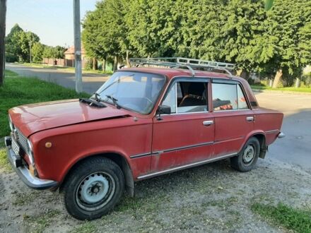 ВАЗ 2101 1977 у Лубнах на Automoto.ua Червоний ВАЗ 2101, об'ємом двигуна 1 л та пробігом 100 тис. км за 605 $, фото 1 на Automoto.ua