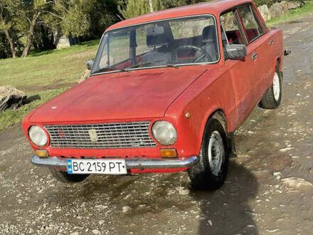 ВАЗ 2101 1977 в Сколе на Automoto.ua Красный ВАЗ 2101, объемом двигателя 1.3 л и пробегом 100 тыс. км за 500 $, фото 1 на Automoto.ua