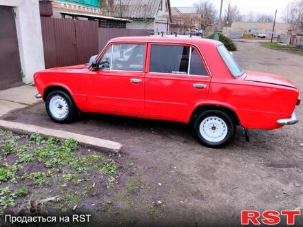 ВАЗ 2101 1978 в Лозовой на Automoto.ua Красный ВАЗ 2101, объемом двигателя 13 л и пробегом 10 тыс. км за 700 $, фото 1 на Automoto.ua