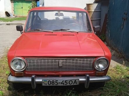 Красный ВАЗ 2101, объемом двигателя 1 л и пробегом 200 тыс. км за 400 $, фото 1 на Automoto.ua