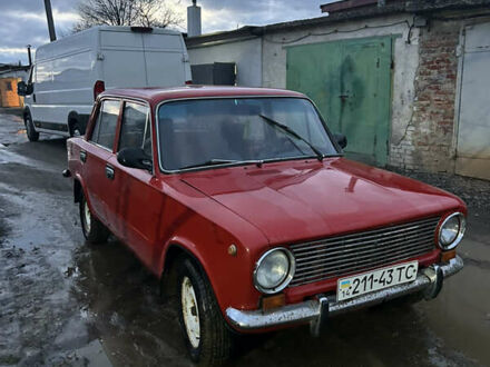 ВАЗ 2101 1979 у Львові на Automoto.ua Червоний ВАЗ 2101, об'ємом двигуна 0 л та пробігом 44 тис. км за 400 $, фото 1 на Automoto.ua