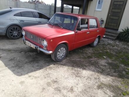 ВАЗ 2101 1979 в Тернополе на Automoto.ua Красный ВАЗ 2101, объемом двигателя 0 л и пробегом 120 тыс. км за 485 $, фото 1 на Automoto.ua
