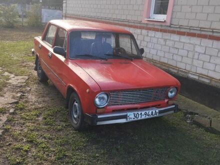 Красный ВАЗ 2101, объемом двигателя 1.5 л и пробегом 200 тыс. км за 382 $, фото 1 на Automoto.ua