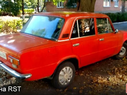 Красный ВАЗ 2101, объемом двигателя 1.3 л и пробегом 300 тыс. км за 480 $, фото 1 на Automoto.ua