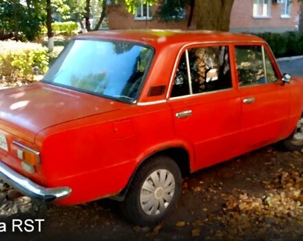 Красный ВАЗ 2101, объемом двигателя 1.3 л и пробегом 300 тыс. км за 480 $, фото 1 на Automoto.ua