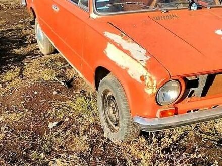 Красный ВАЗ 2101, объемом двигателя 1.3 л и пробегом 200 тыс. км за 750 $, фото 1 на Automoto.ua