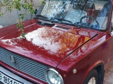 ВАЗ 2101 1979 в Чернигове на Automoto.ua Красный ВАЗ 2101, объемом двигателя 1.3 л и пробегом 22 тыс. км за 950 $, фото 1 на Automoto.ua