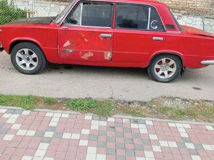 ВАЗ 2101 1980 в Переяславе-Хмельницком на Automoto.ua Красный ВАЗ 2101, объемом двигателя 0 л и пробегом 43 тыс. км за 597 $, фото 1 на Automoto.ua