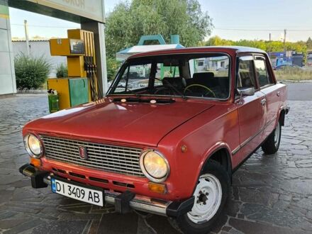 ВАЗ 2101 1980 в Днепре (Днепропетровске) на Automoto.ua Красный ВАЗ 2101, объемом двигателя 1.2 л и пробегом 1 тыс. км за 650 $, фото 1 на Automoto.ua