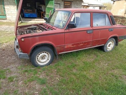 ВАЗ 2101 1980 у Изюме на Automoto.ua Червоний ВАЗ 2101, об'ємом двигуна 0 л та пробігом 100 тис. км за 192 $, фото 1 на Automoto.ua