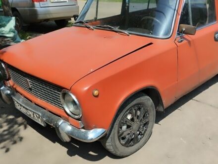 ВАЗ 2101 1980 у Летичеве на Automoto.ua Червоний ВАЗ 2101, об'ємом двигуна 1 л та пробігом 100 тис. км за 289 $, фото 1 на Automoto.ua