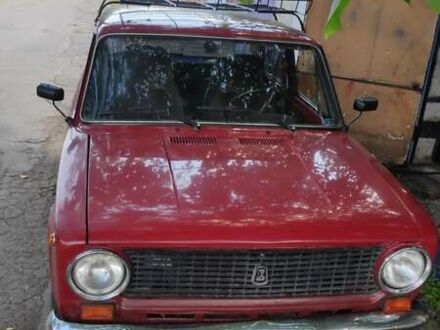 ВАЗ 2101 1981 у Дніпро (Дніпропетровську) на Automoto.ua Червоний ВАЗ 2101, об'ємом двигуна 1.2 л та пробігом 129 тис. км за 500 $, фото 1 на Automoto.ua