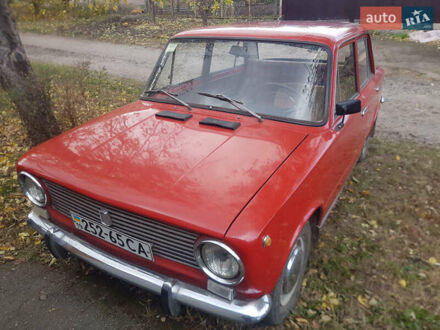 ВАЗ 2101 1981 в Сумах на Automoto.ua Красный ВАЗ 2101, объемом двигателя 1.2 л и пробегом 88 тыс. км за 2200 $, фото 1 на Automoto.ua