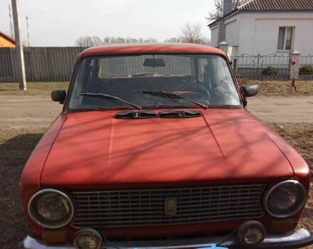Красный ВАЗ 2101, объемом двигателя 1 л и пробегом 100 тыс. км за 290 $, фото 1 на Automoto.ua