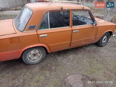 ВАЗ 2101 1982 у Запоріжжя на Automoto.ua Червоний ВАЗ 2101, об'ємом двигуна 0 л та пробігом 200 тис. км за 593 $, фото 1 на Automoto.ua