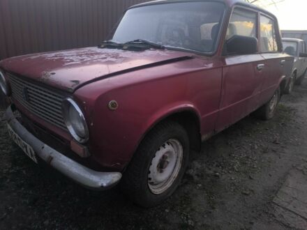 Красный ВАЗ 2101, объемом двигателя 1.2 л и пробегом 1000 тыс. км за 286 $, фото 1 на Automoto.ua