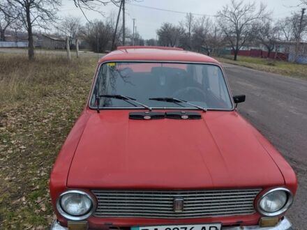ВАЗ 2101 1982 у Новоукраинке на Automoto.ua Червоний ВАЗ 2101, об'ємом двигуна 1.2 л та пробігом 100 тис. км за 700 $, фото 1 на Automoto.ua