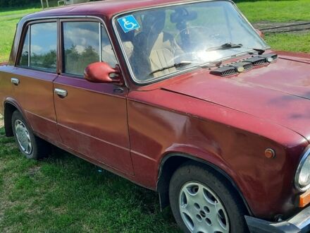 ВАЗ 2101 1982 у Чутове на Automoto.ua Червоний ВАЗ 2101, об'ємом двигуна 1 л та пробігом 1000 тис. км за 484 $, фото 1 на Automoto.ua