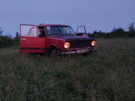 ВАЗ 2101 1982 у Александрие на Automoto.ua Червоний ВАЗ 2101, об'ємом двигуна 1.3 л та пробігом 777 тис. км за 436 $, фото 1 на Automoto.ua