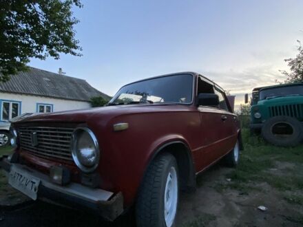 ВАЗ 2101 1983 у Барвенковом на Automoto.ua Червоний ВАЗ 2101, об'ємом двигуна 1.5 л та пробігом 12 тис. км за 363 $, фото 1 на Automoto.ua