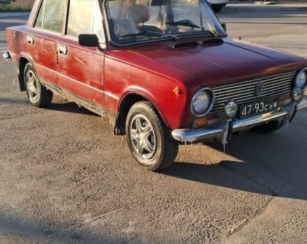 Красный ВАЗ 2101, объемом двигателя 1.3 л и пробегом 230 тыс. км за 405 $, фото 1 на Automoto.ua
