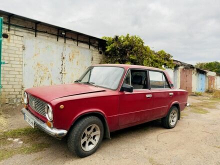 ВАЗ 2101 1983 в Александрие на Automoto.ua Красный ВАЗ 2101, объемом двигателя 1.3 л и пробегом 160 тыс. км за 700 $, фото 1 на Automoto.ua