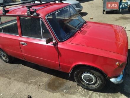 ВАЗ 2101 1985 у Дніпро (Дніпропетровську) на Automoto.ua Червоний ВАЗ 2101, об'ємом двигуна 1.2 л та пробігом 150 тис. км за 700 $, фото 1 на Automoto.ua