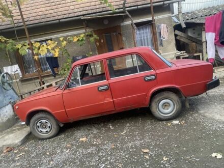 Красный ВАЗ 2101, объемом двигателя 1.6 л и пробегом 300 тыс. км за 300 $, фото 1 на Automoto.ua